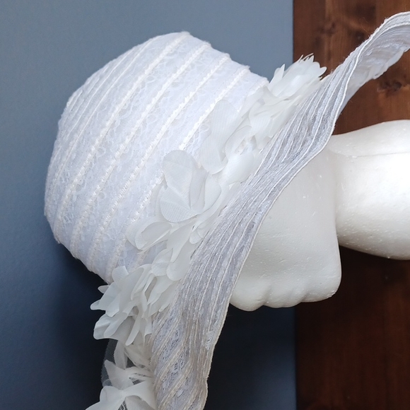 Hat - Picture 3 of 16